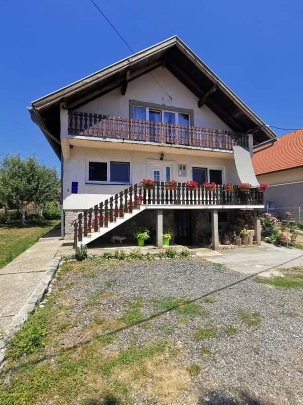 Apartman Pavelic Lovinac  Luaran gambar