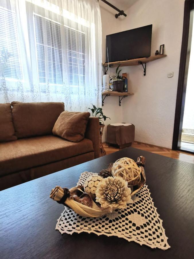 Apartman Pavelic Lovinac  Luaran gambar