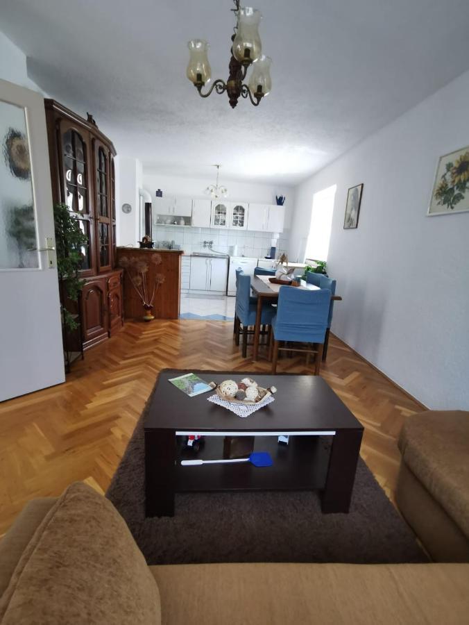 Apartman Pavelic Lovinac  Luaran gambar